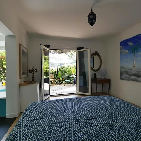 America Apartment *